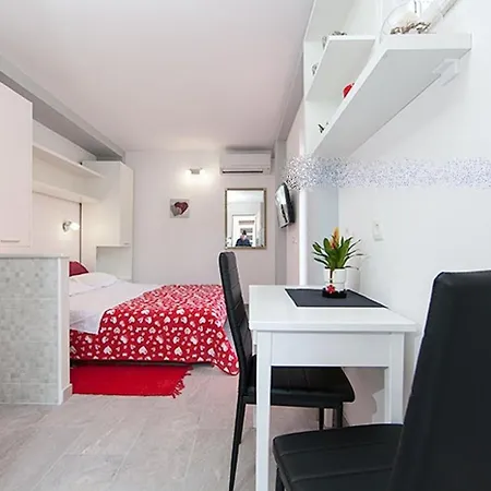 Apartment 3674-6 For 2 Pers In