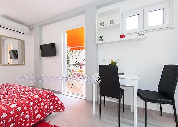 3674-6 For 2 Pers In *