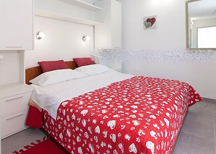 3674-6 For 2 Pers In *