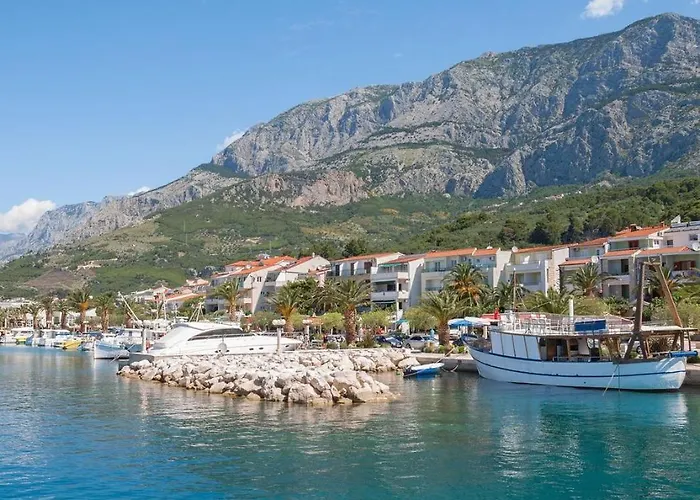 3674-6 For 2 Pers In Tučepi